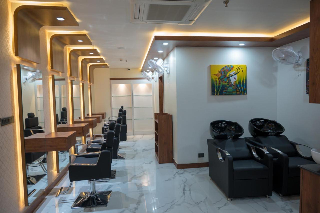 Готель Golden Retreat Baharampur Екстер'єр фото