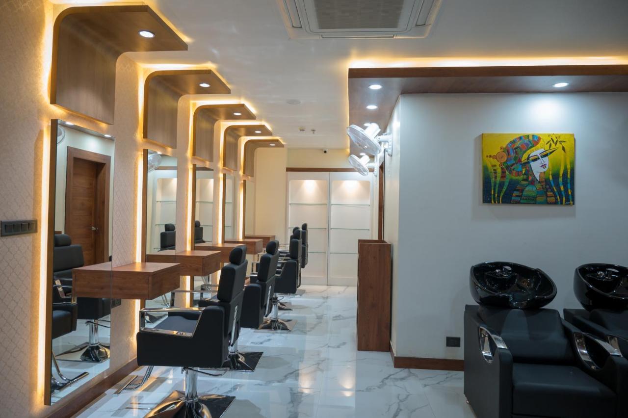 Готель Golden Retreat Baharampur Екстер'єр фото