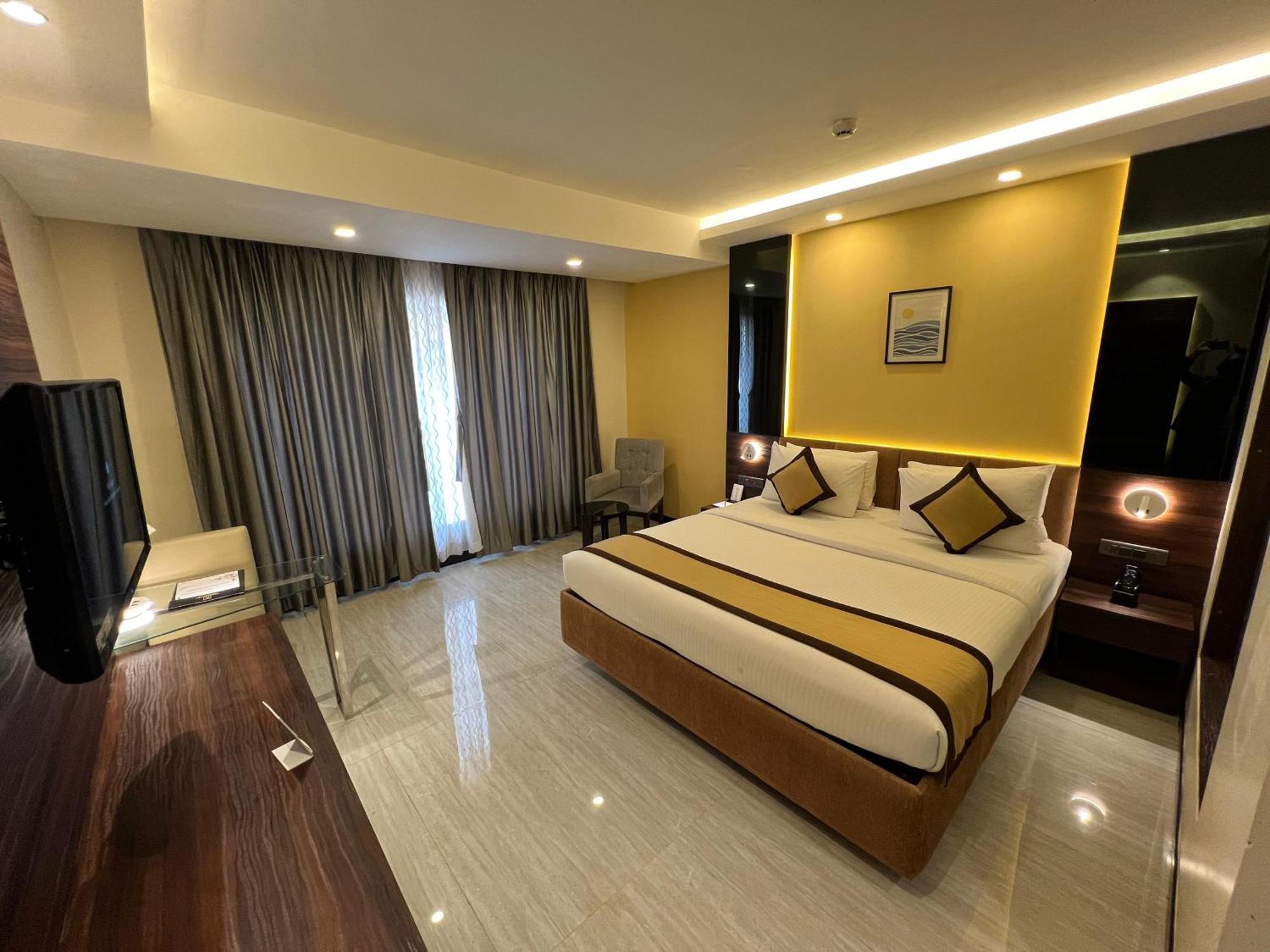 Готель Golden Retreat Baharampur Екстер'єр фото